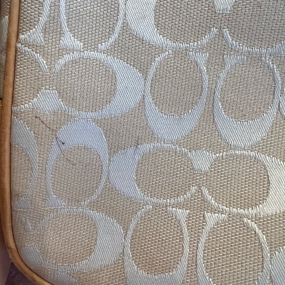 Coach Mini Shoulder Clip Bag, Light Brown, slightly used Signature Hampton #6091 - Picture 5 of 7